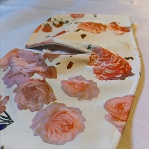 Elegant floral crop top 🌹